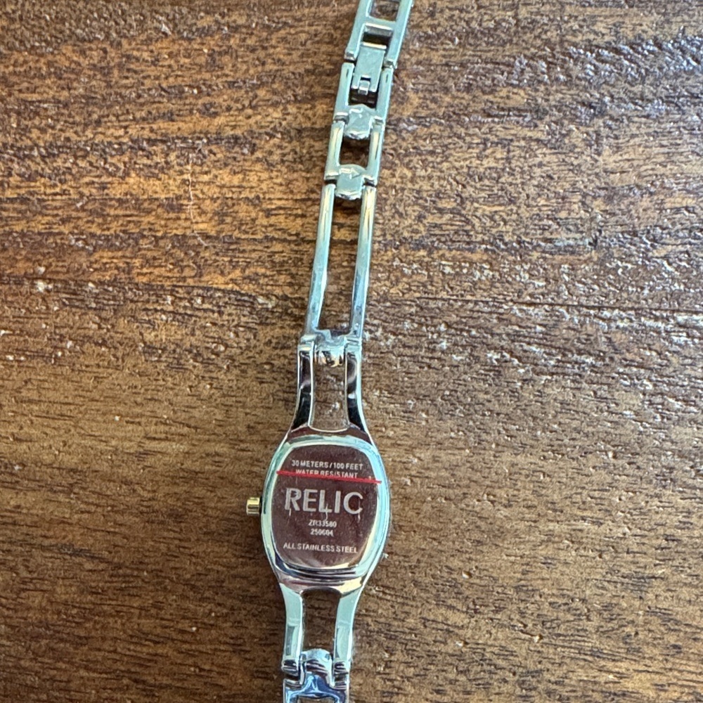 Relic Two-Tone Watch with Red Watch box Box EUC - Picture 6 of 8